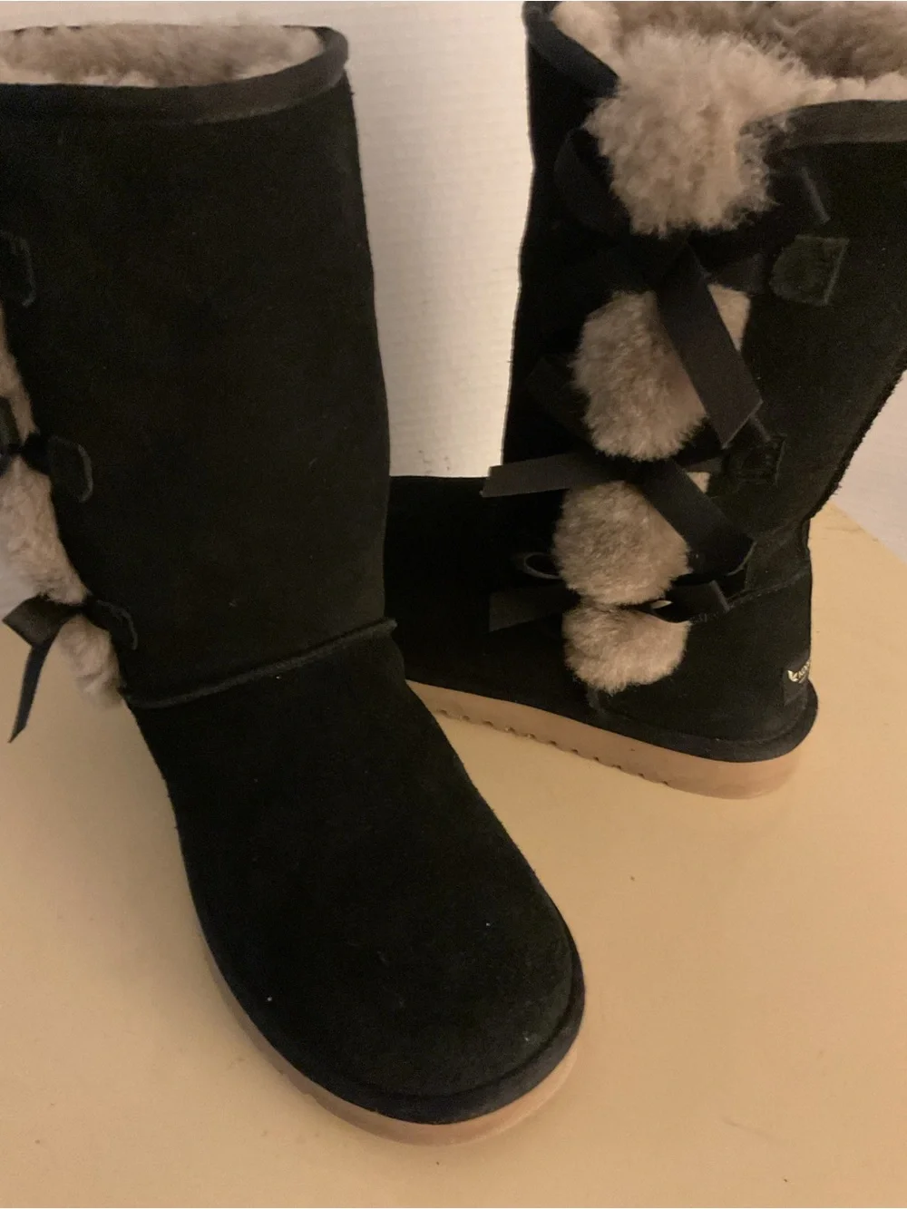 Koolaburra by Ugg women black suede sheepskin Victoria boots US 10